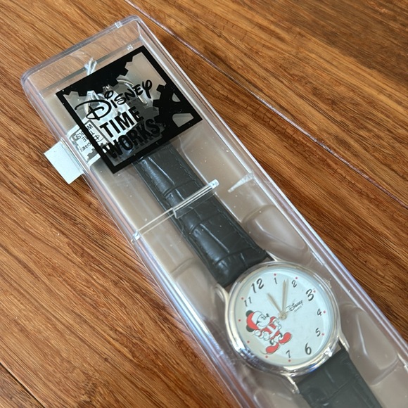 NIB Vintage Disney Time Works Santa Mickey Mouse Watch Leather Silver Christmas - Picture 3 of 7